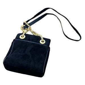 Vintage crossbody black velvet and gold hardware chain detail